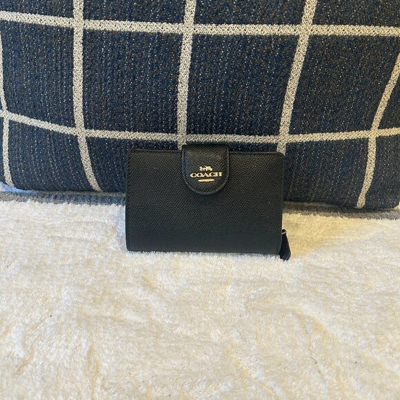 Coach Medium Corner Zip Wallet VERY GOOD CONDITION! - Picture 1 of 12